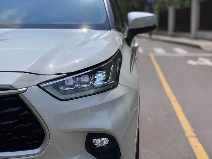 Фото 4 - Toyota Highlander