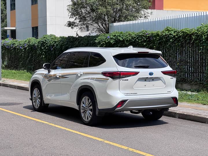 Фото 6 - Toyota Highlander