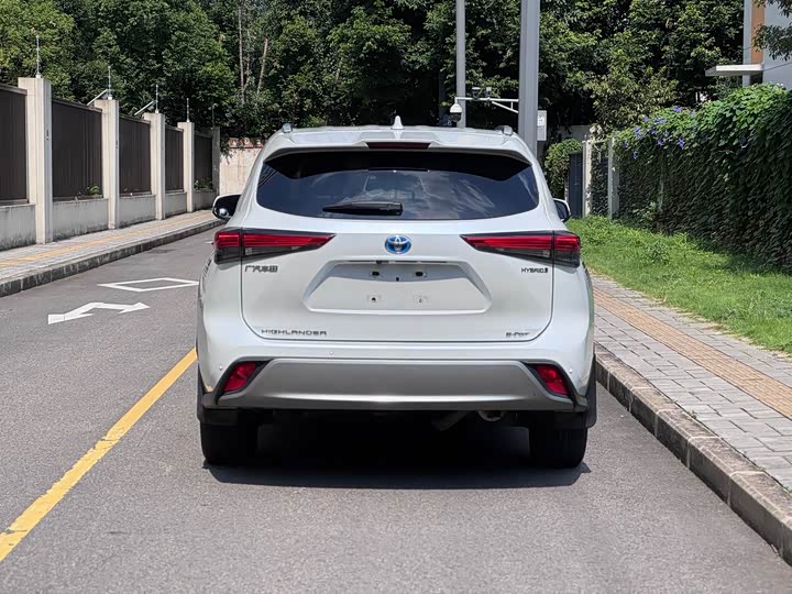 Фото 7 - Toyota Highlander