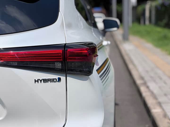 Фото 9 - Toyota Highlander