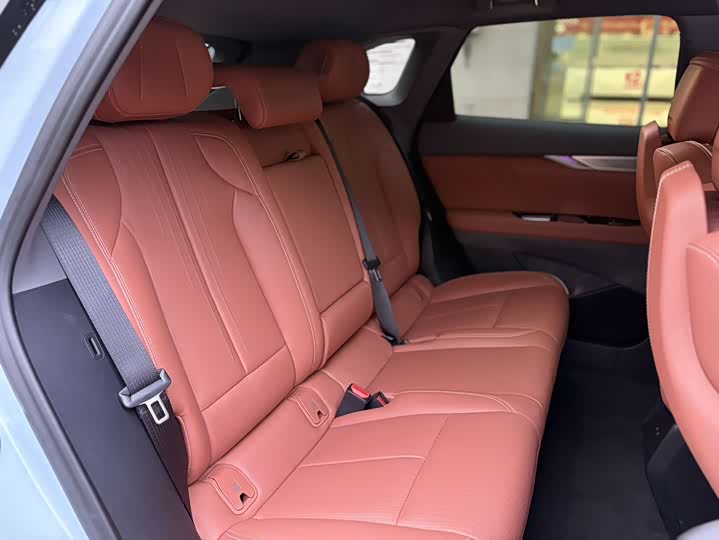 Фото 17 - Cadillac Optiq