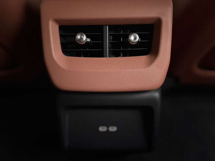 Фото 18 - Cadillac Optiq