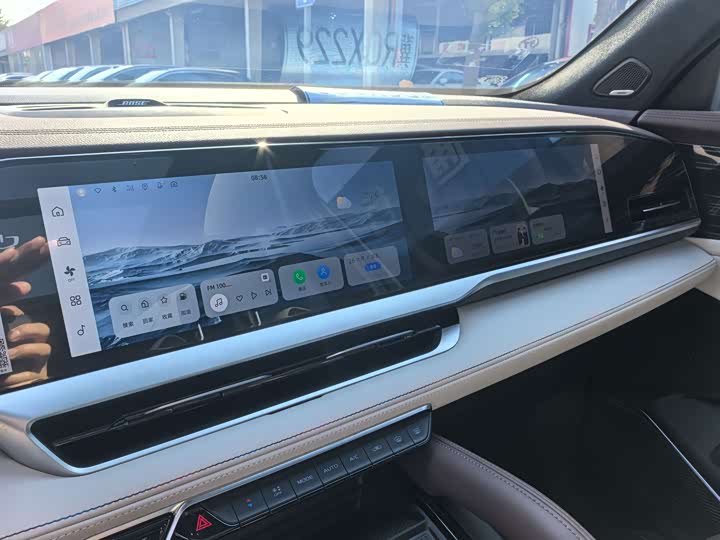 Фото 13 - Geely Monjaro