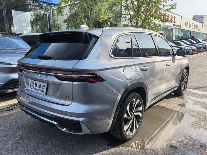 Фото 17 - Geely Monjaro