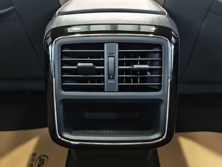 Фото 15 - Volkswagen Passat