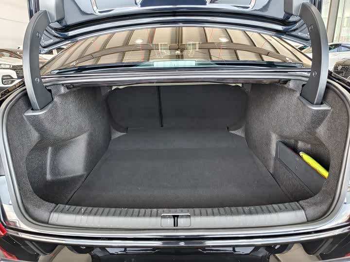 Фото 17 - Volkswagen Passat