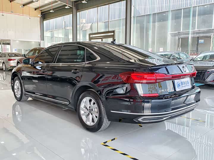 Фото 18 - Volkswagen Passat