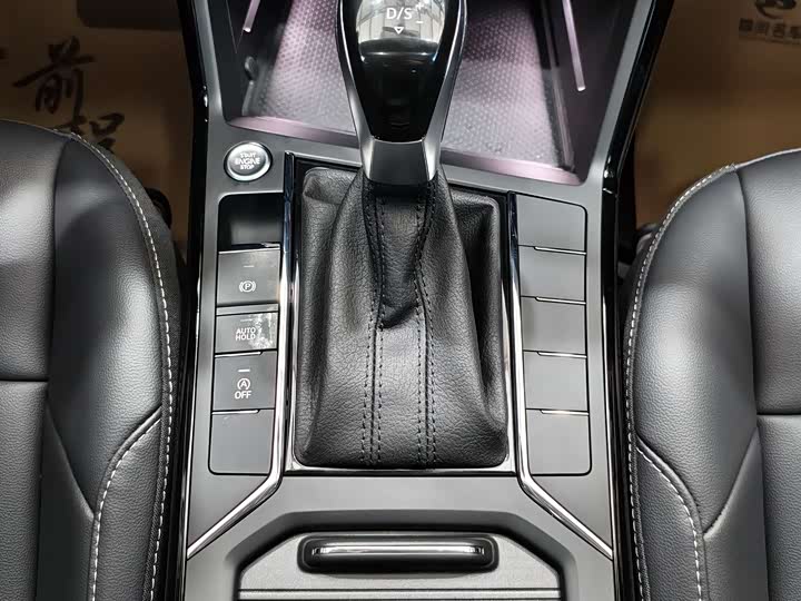 Фото 9 - Volkswagen Passat