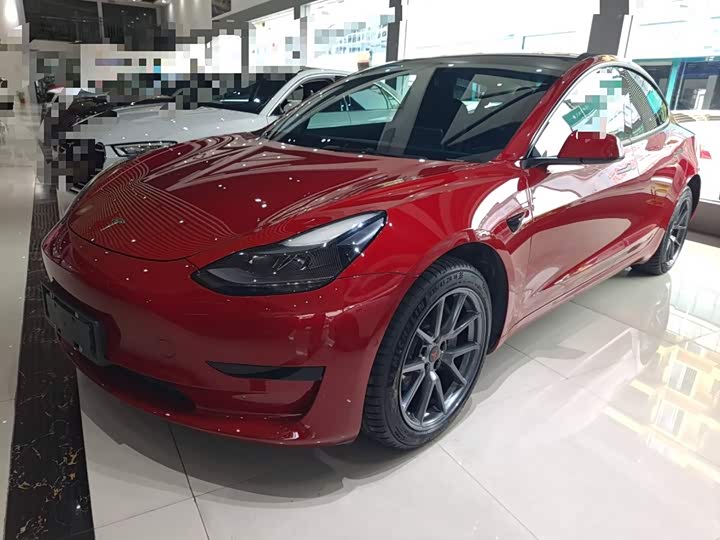 Фото 1 - Tesla Model 3