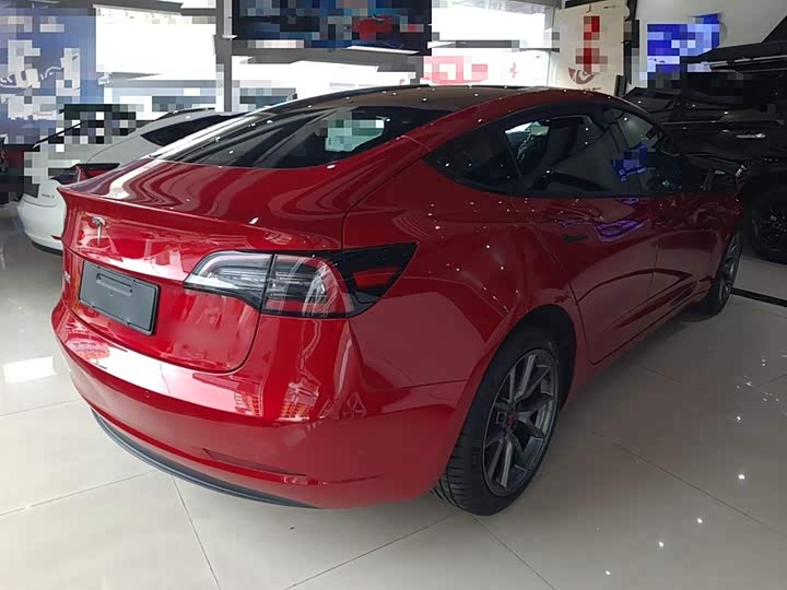 Фото 5 - Tesla Model 3