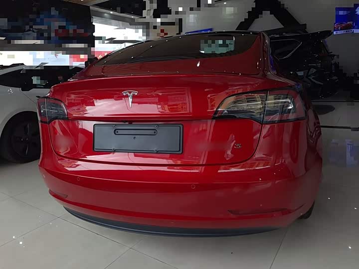 Фото 6 - Tesla Model 3