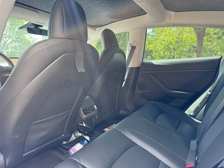 Фото 8 - Tesla Model 3