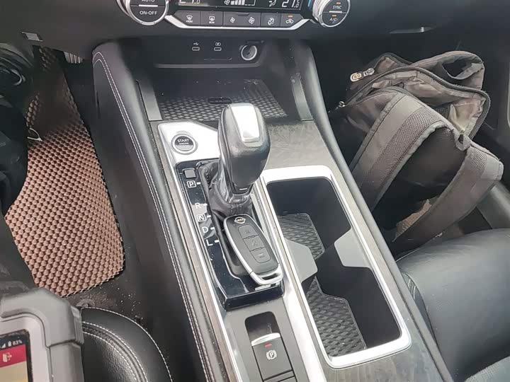 Фото 14 - Nissan Teana