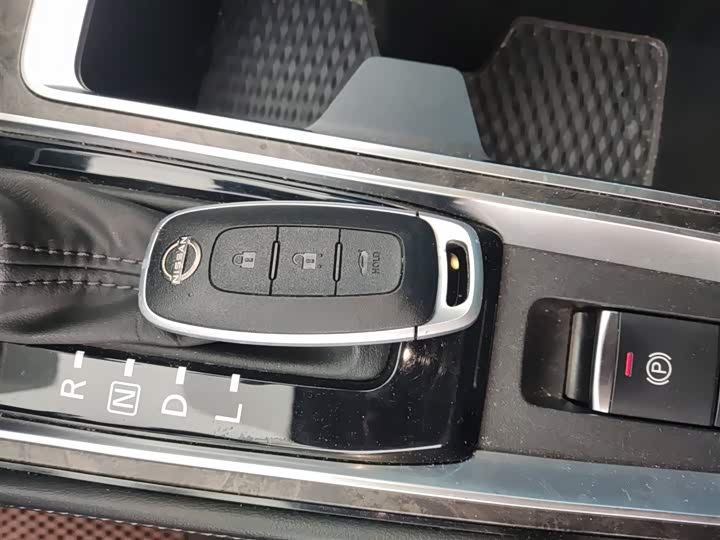 Фото 9 - Nissan Teana