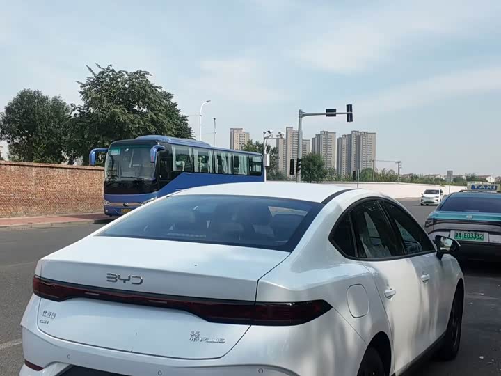 Фото 3 - BYD Qin Plus