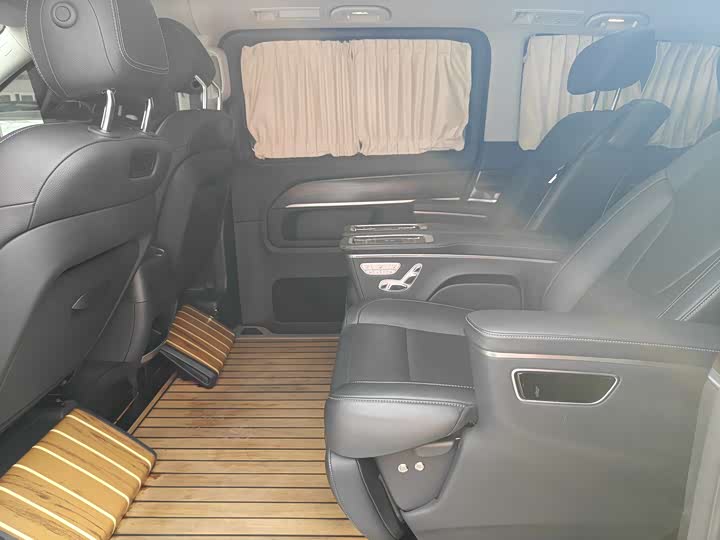 Фото 12 - Mercedes-Benz V-Class