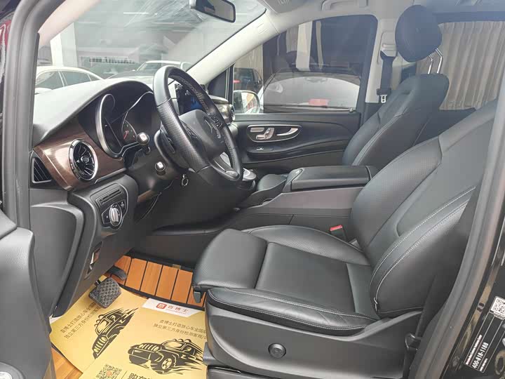 Фото 4 - Mercedes-Benz V-Class