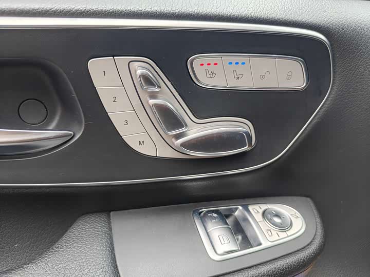 Фото 5 - Mercedes-Benz V-Class