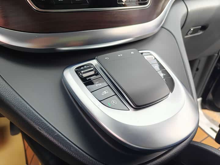 Фото 7 - Mercedes-Benz V-Class