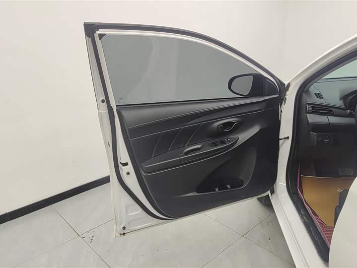 Фото 7 - Toyota Vios