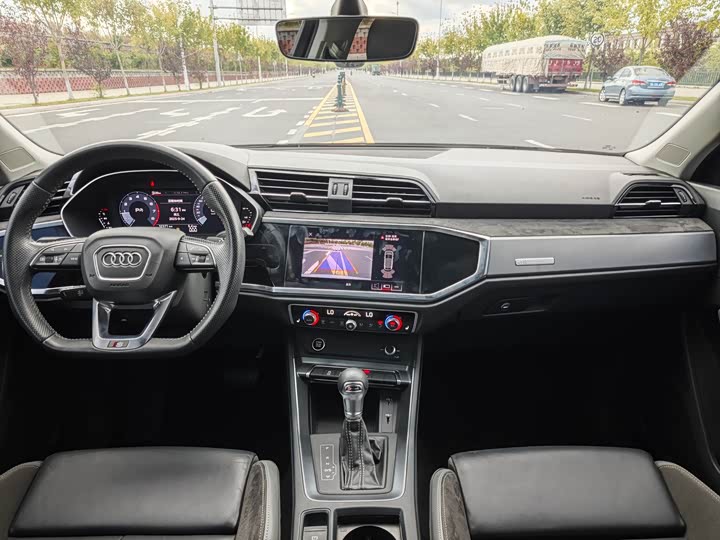 Фото 8 - Audi Q3 Sportback