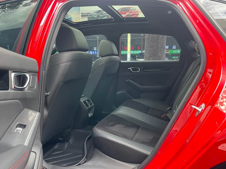 Фото 10 - Honda Civic