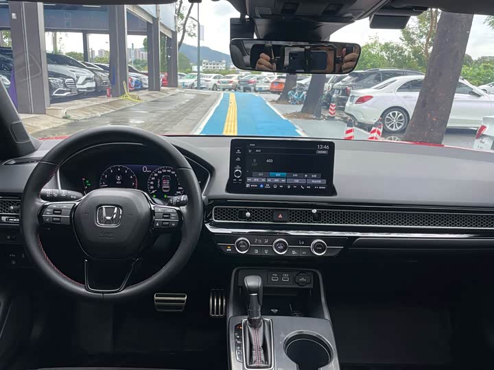 Фото 8 - Honda Civic