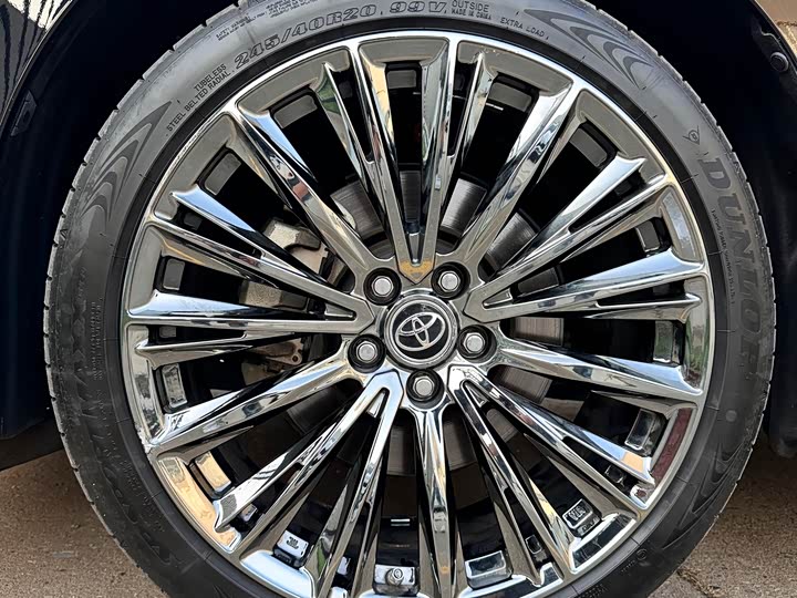 Фото 10 - Toyota Vellfire