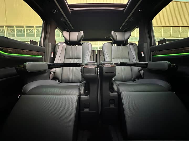 Фото 20 - Toyota Vellfire