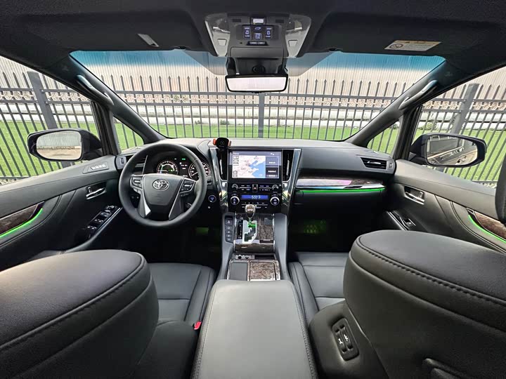 Фото 24 - Toyota Vellfire