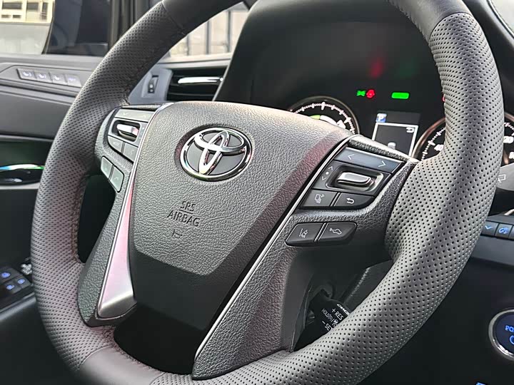 Фото 29 - Toyota Vellfire