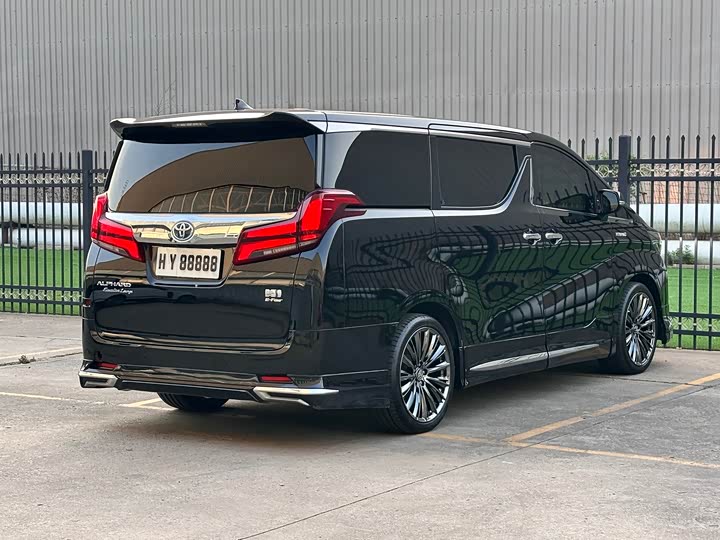 Фото 7 - Toyota Vellfire
