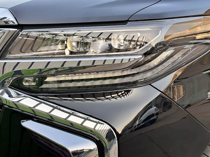 Фото 9 - Toyota Vellfire