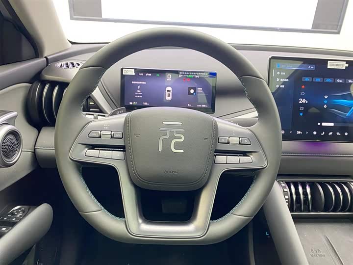 Фото 11 - BYD Yuan Plus