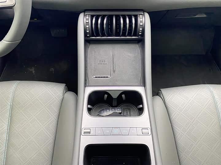 Фото 15 - BYD Yuan Plus