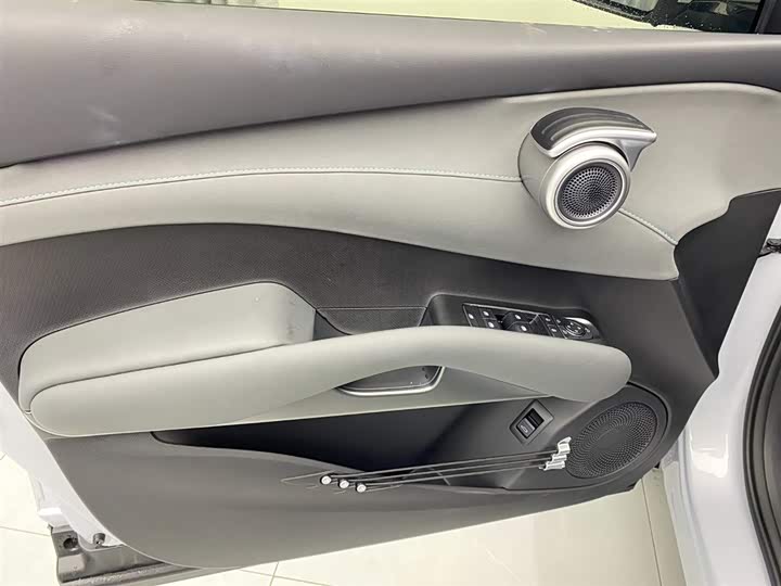 Фото 8 - BYD Yuan Plus