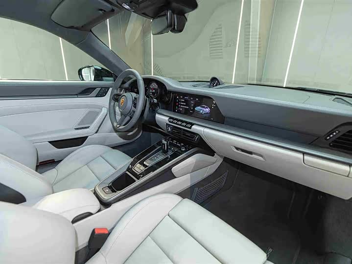 Фото 18 - Porsche 911