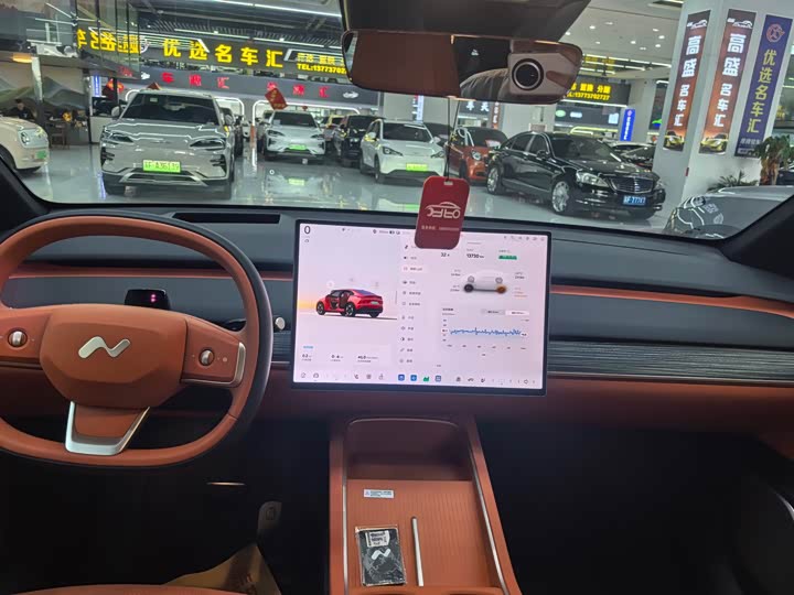 Фото 11 - Nio Onvo L60