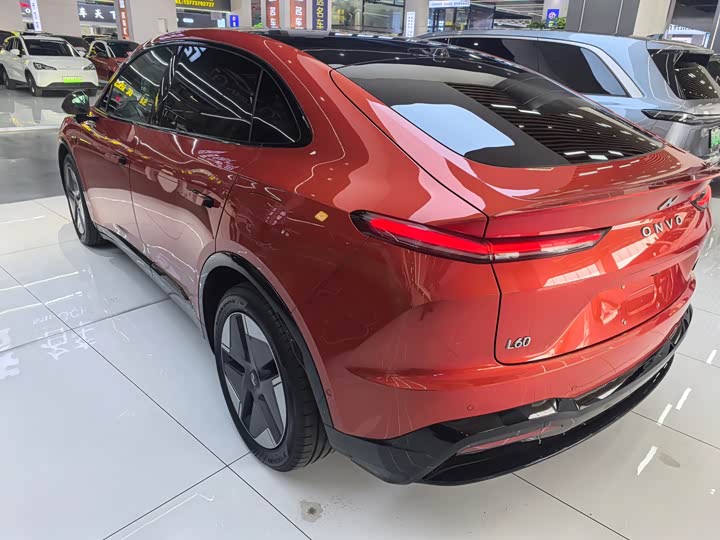 Фото 15 - Nio Onvo L60