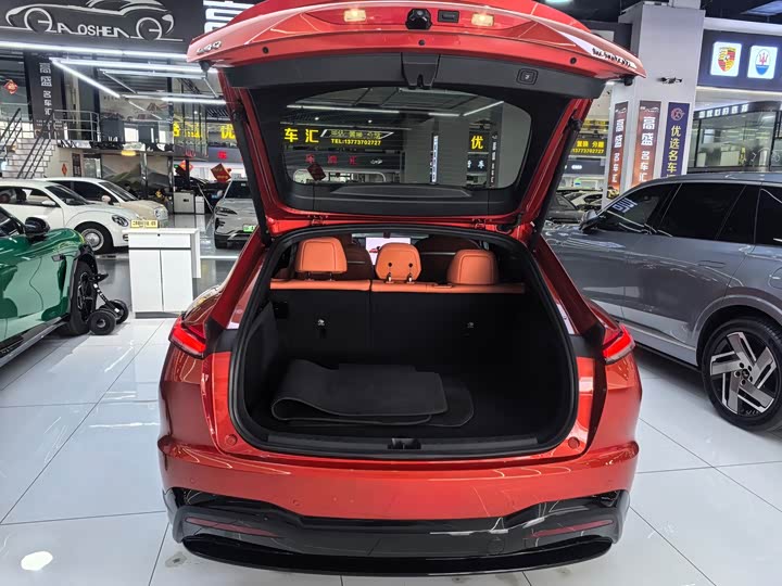 Фото 18 - Nio Onvo L60