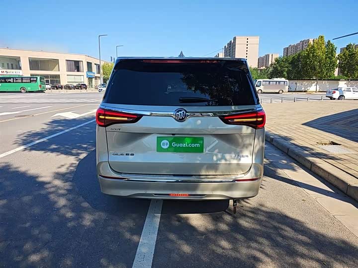 Фото 6 - Buick GL8 ES