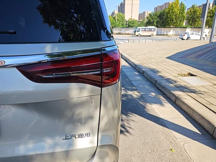 Фото 8 - Buick GL8 ES