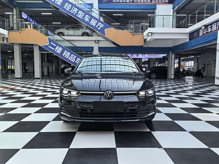 Фото 2 - Volkswagen Golf