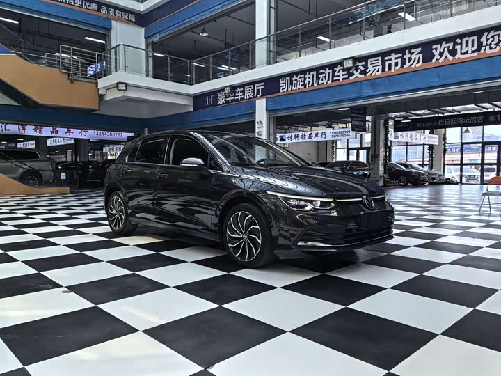 Фото 3 - Volkswagen Golf