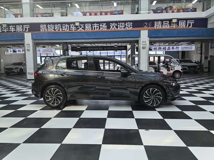 Фото 4 - Volkswagen Golf