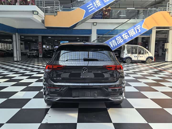 Фото 5 - Volkswagen Golf