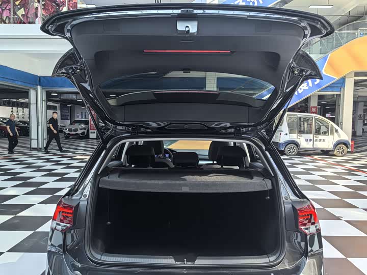 Фото 6 - Volkswagen Golf