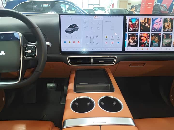 Фото 13 - LiXiang L8