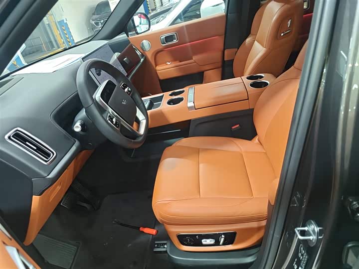 Фото 15 - LiXiang L8