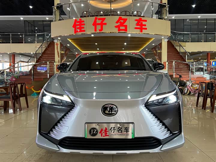 Фото 2 - Lexus RZ